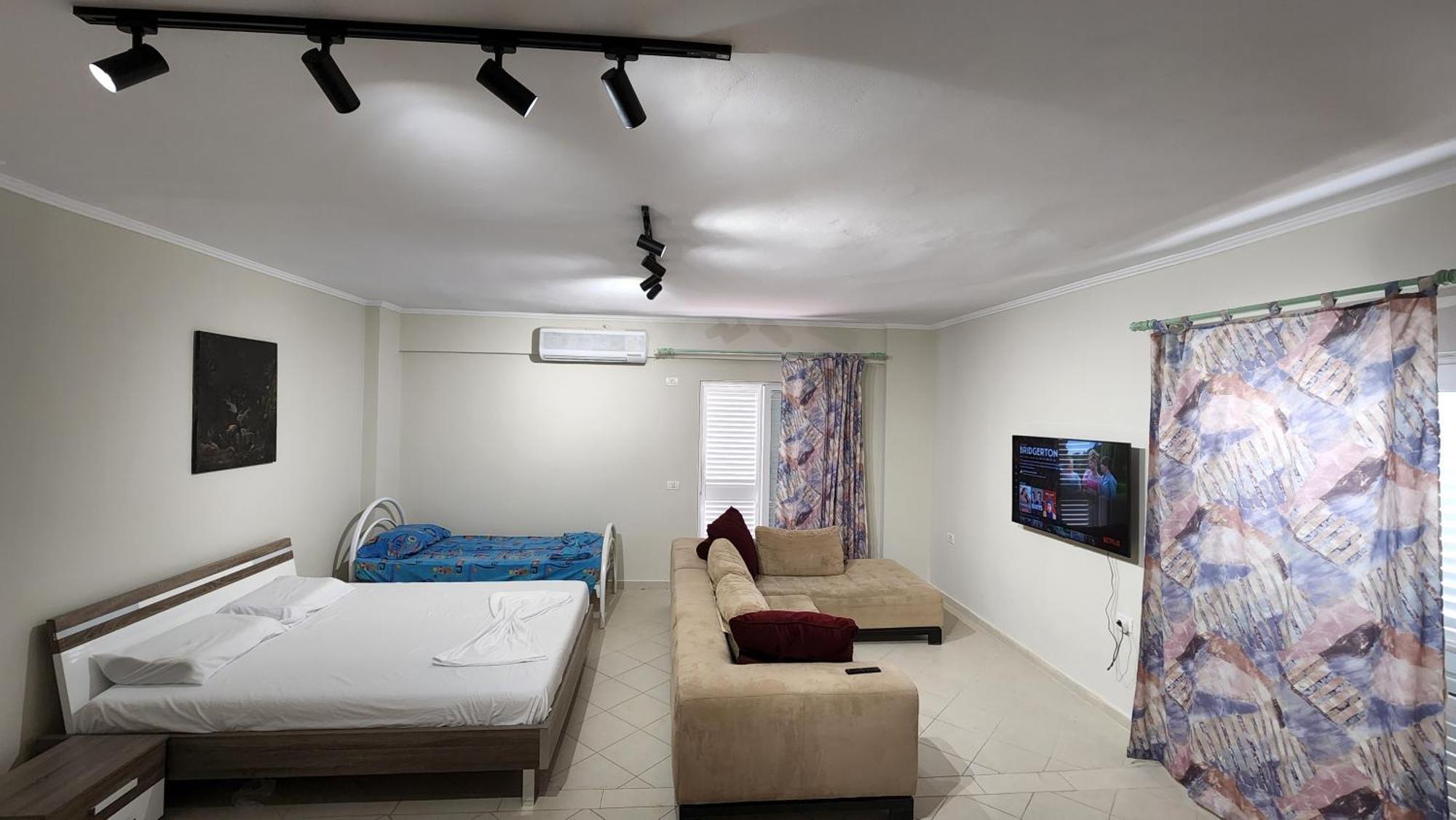 Glen'S Rooftop Sarande Ngoại thất bức ảnh