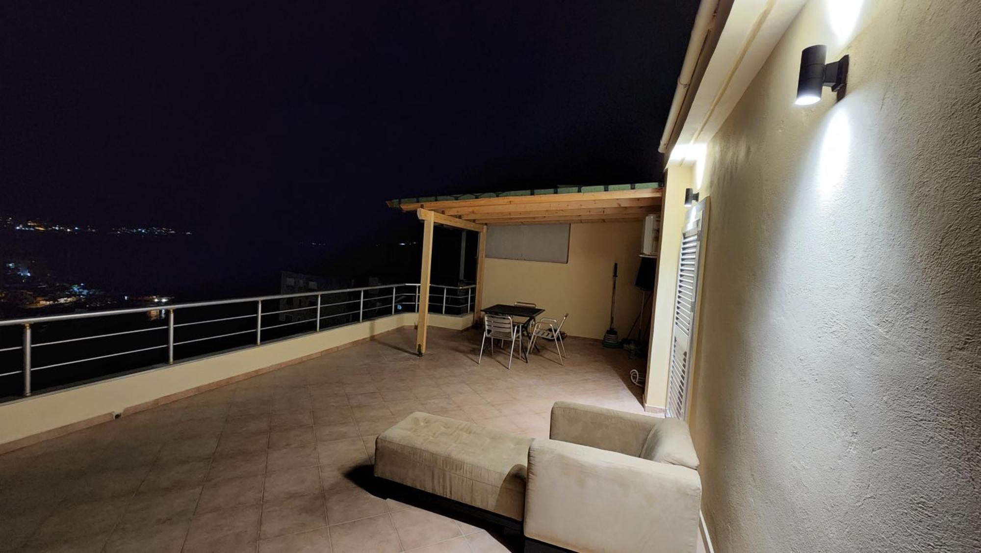 Glen'S Rooftop Sarande Ngoại thất bức ảnh