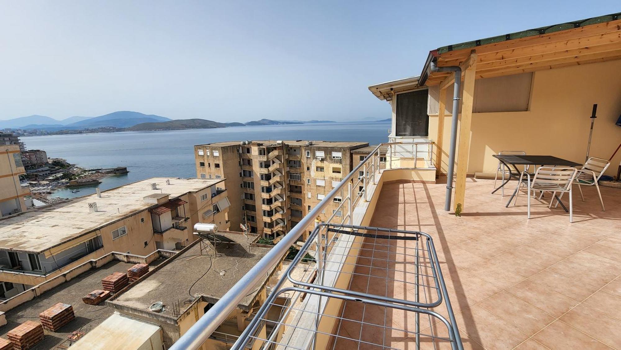 Glen'S Rooftop Sarande Ngoại thất bức ảnh