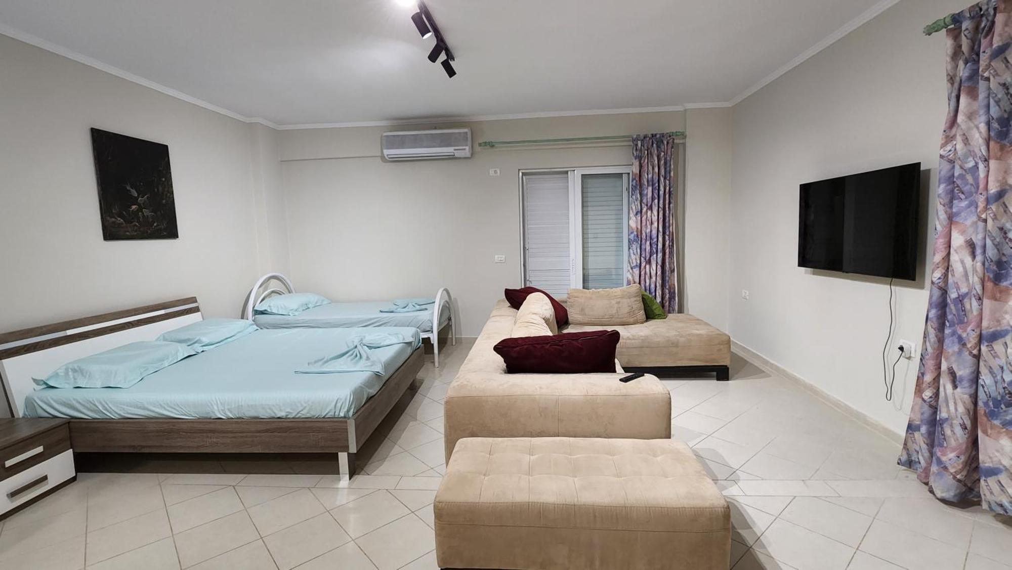 Glen'S Rooftop Sarande Ngoại thất bức ảnh